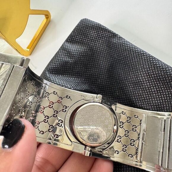 Gucci Wide Twirl Watch Bangle Silver Emboss Logo Swiss Made Mother Of Pearl 90s - Picture 5 of 9